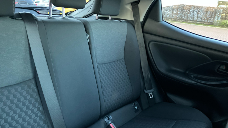 Toyota Yaris 1.5 Hybrid Design 5dr CVT Hybrid Hatchback